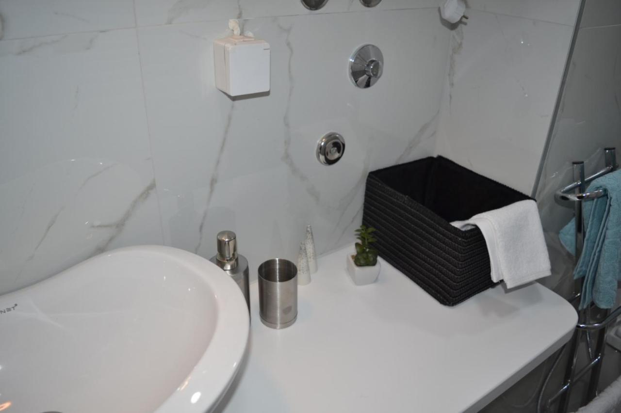 Apartman Dejna サラエヴォ エクステリア 写真
